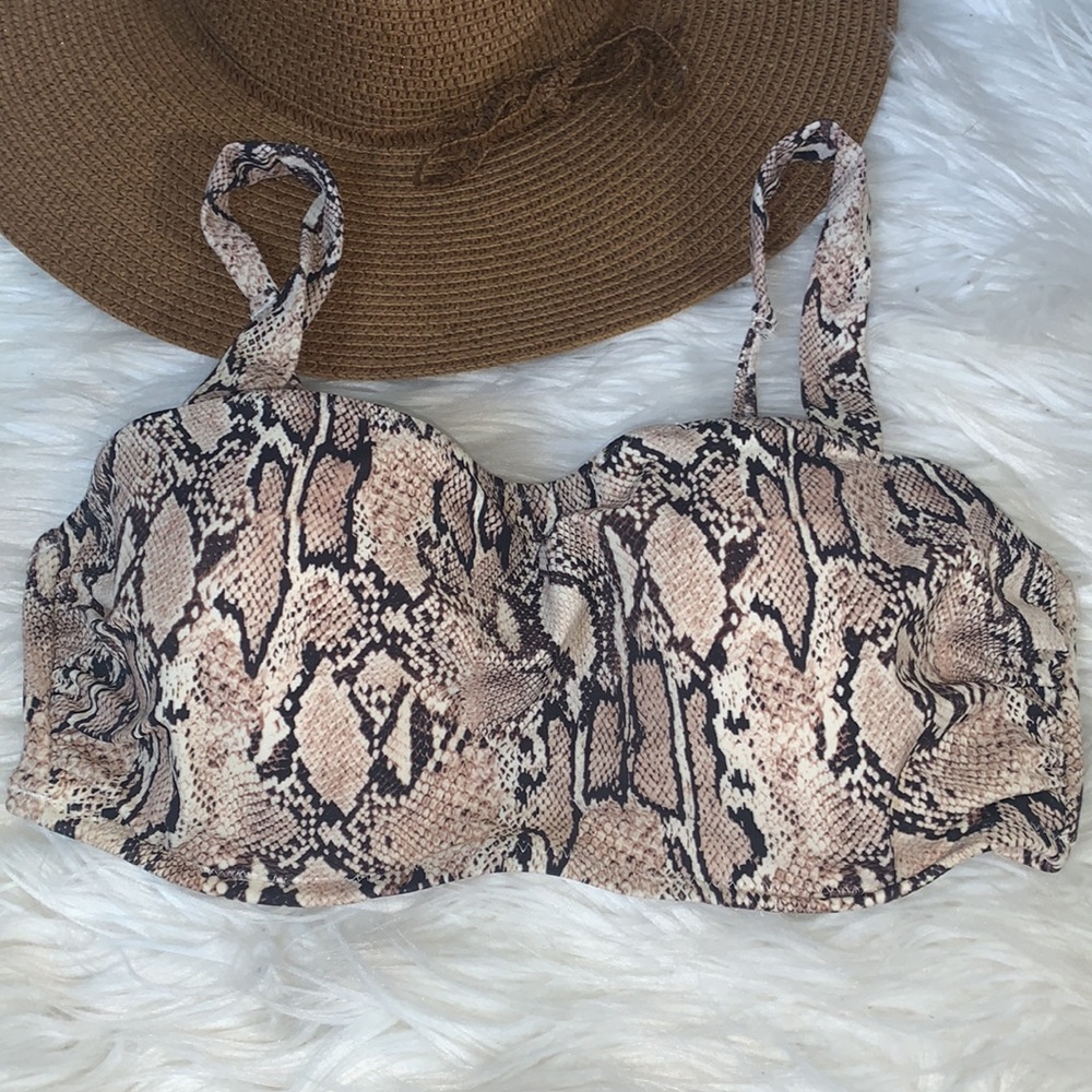 BNWOT shade & shore snakeskin bikini top with cups - Picture 2 of 4